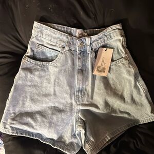Princess Polly Jean short - nwt size 6